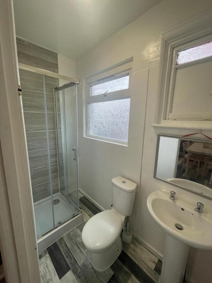 Appartamento Flat In North Acton Londra